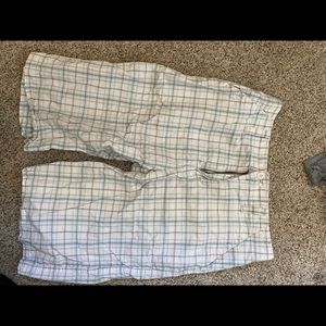 Urban pipeline plaid cargo shorts, only worn twice, no stains or holes